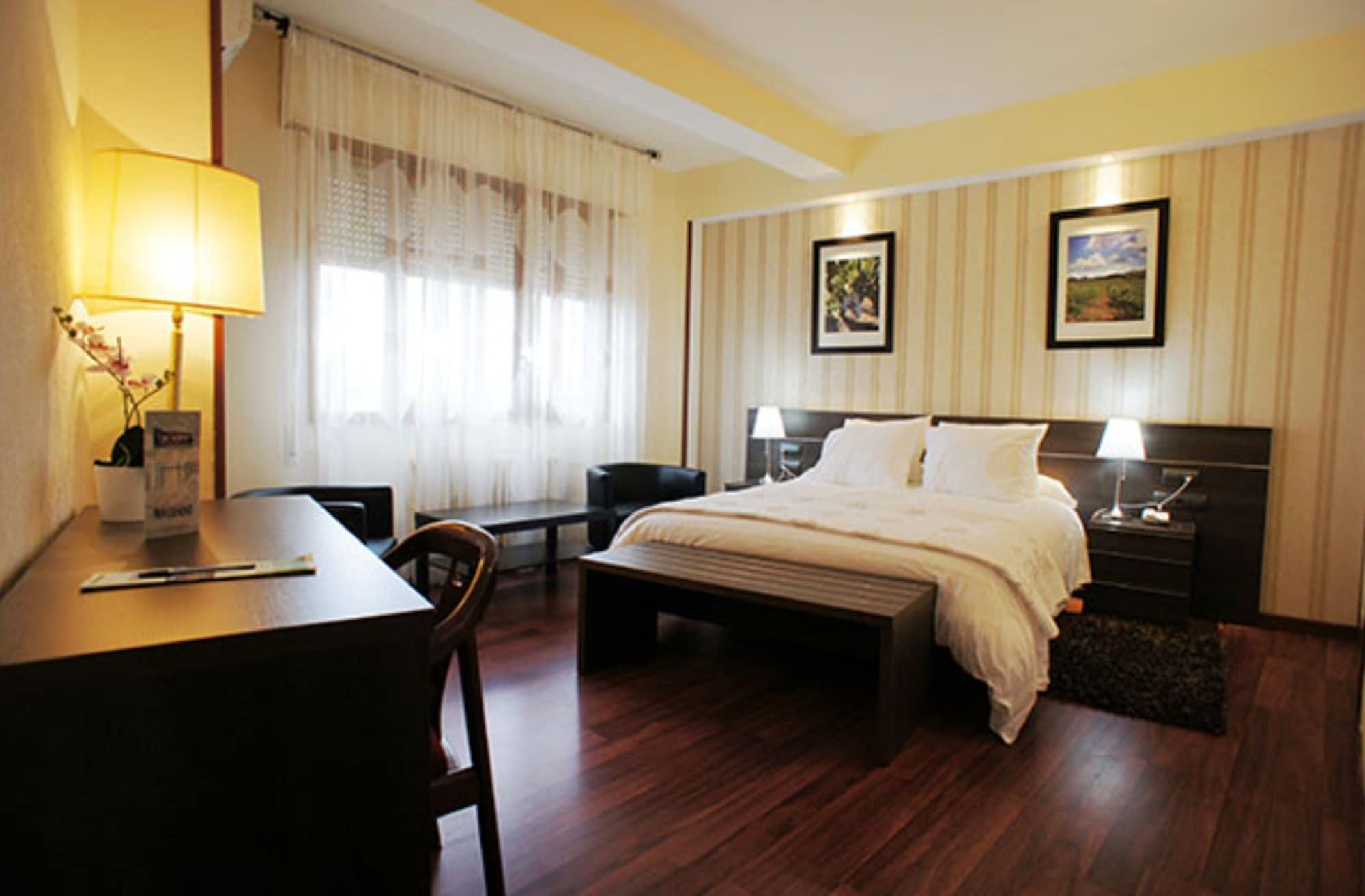 Hotel Montermoso 아란다데두에로 외부 사진